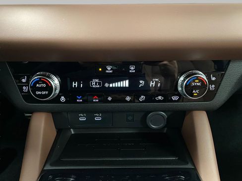 New 2025 Mitsubishi Outlander SEL image 26