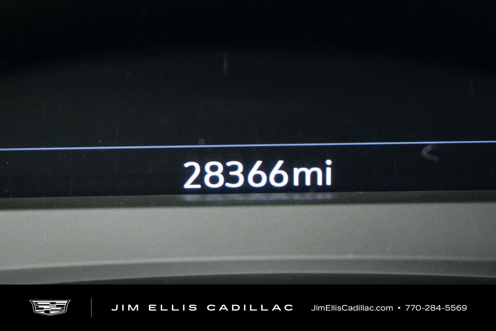 Used 2023 Cadillac XT5 Premium Luxury w/ Technology Package FWD image 9