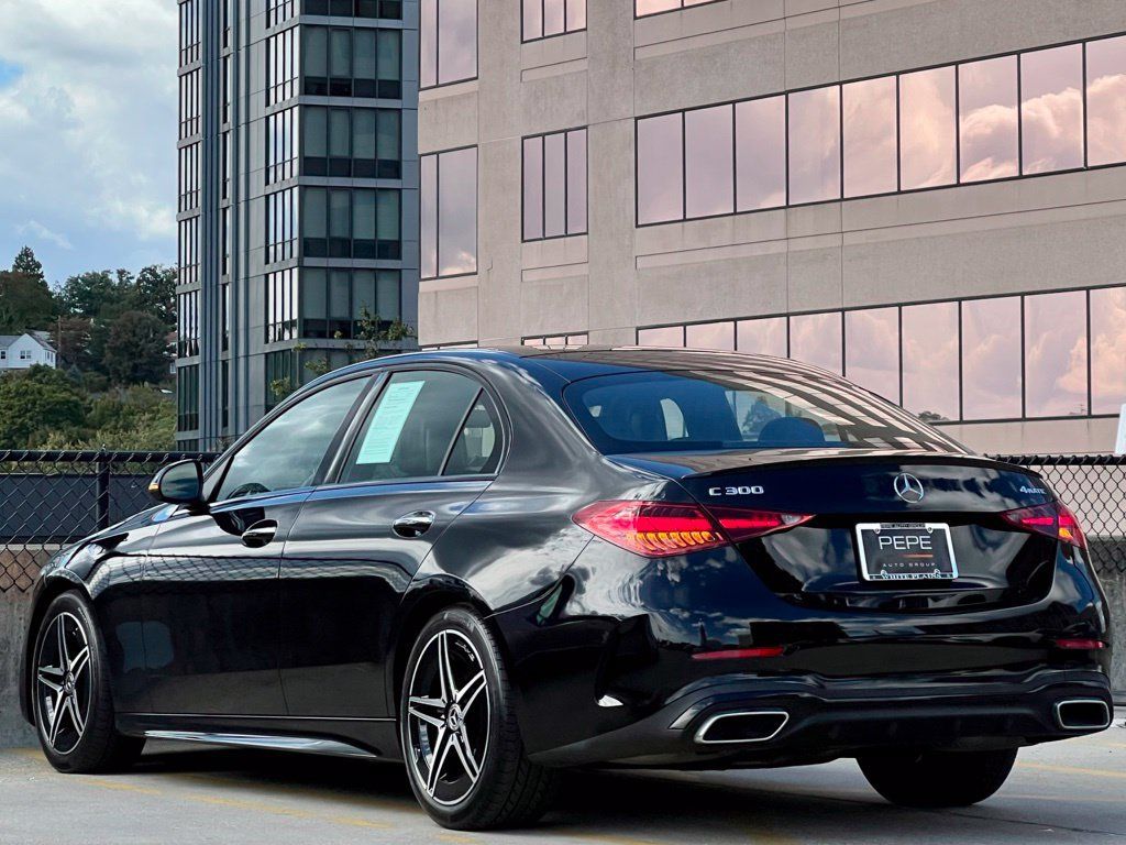 Certified 2022 Mercedes-Benz C 300 4MATIC Sedan image 4