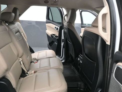 Used 2020 Ford Explorer XLT w/ Equipment Group 202A image 22