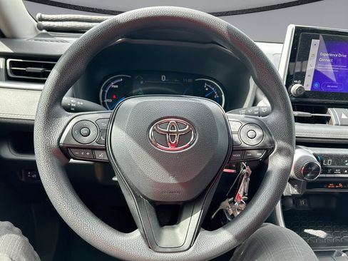 Used 2025 Toyota RAV4 LE AWD/4WD image 14