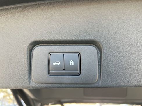 Certified 2025 Nissan Rogue SV image 53