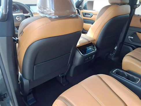 New 2026 Nissan Armada SL w/ Captain's Chari Seat Package image 15