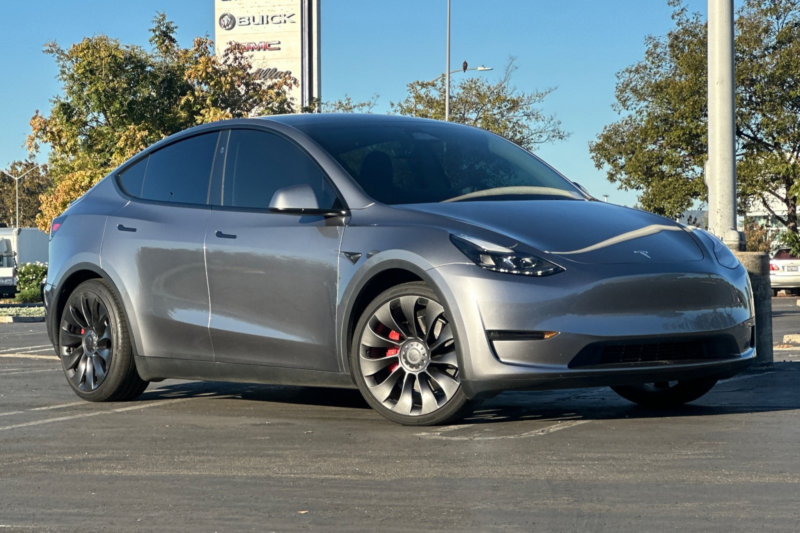 Used 2025 Tesla Model Y Performance AWD/4WD image 2