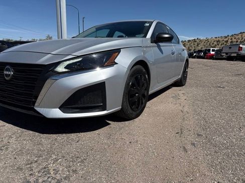 Used 2024 Nissan Altima 2.5 S FWD image 9