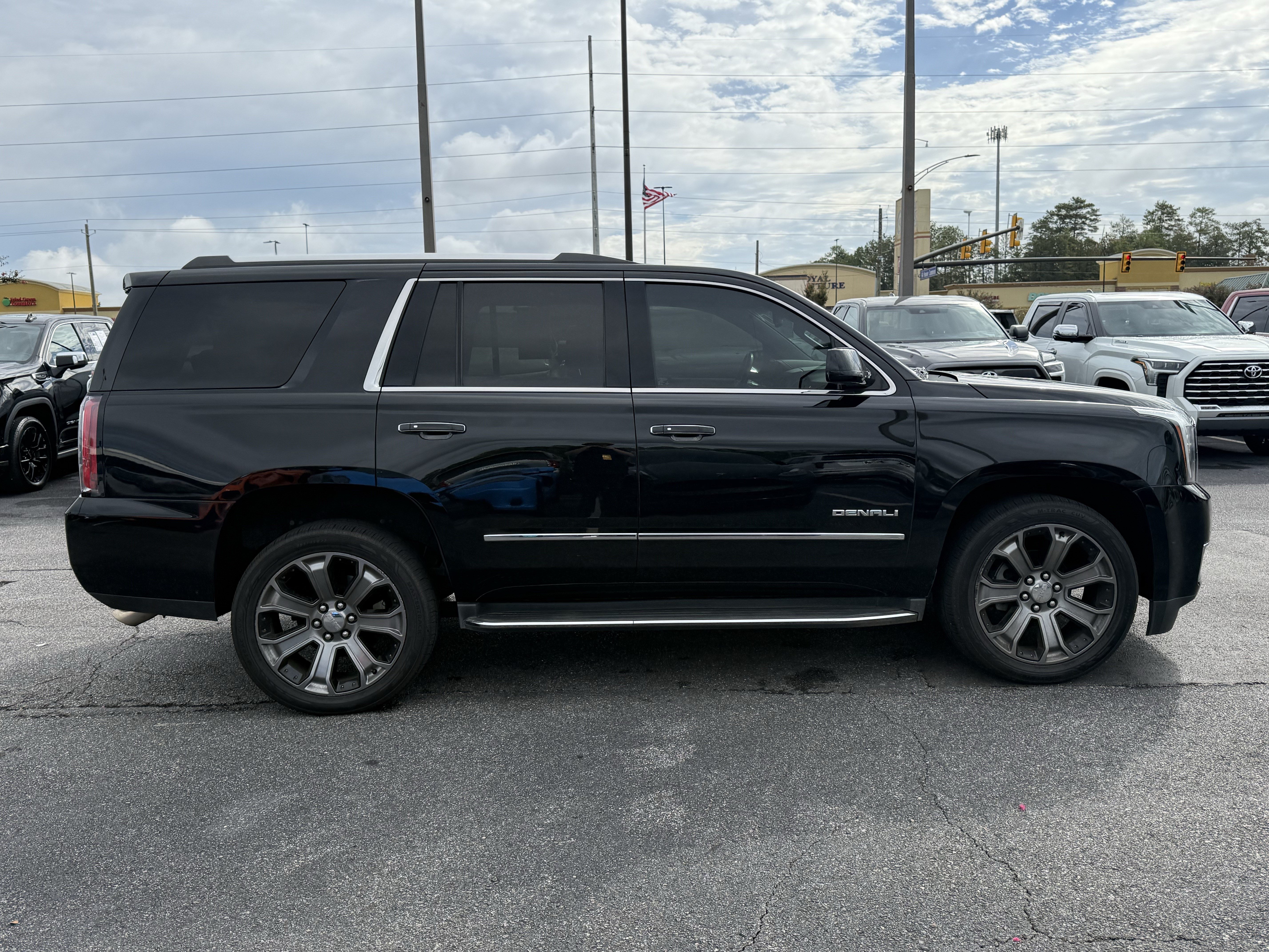 Used 2016 GMC Yukon Denali w/ Open Road Package AWD/4WD image 12