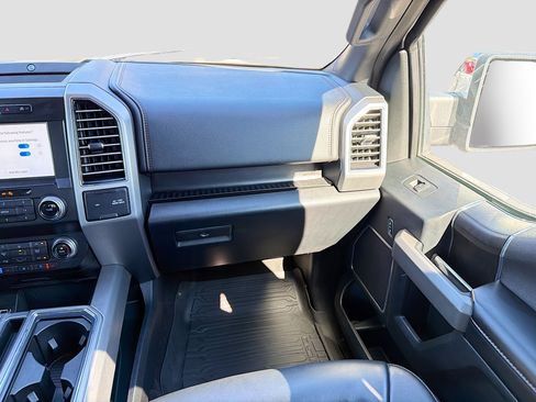Used 2019 Ford F150 Platinum image 17