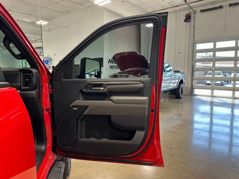 Used 2024 Chevrolet Silverado 2500 ZR2 w/ Snow Plow Prep/Camper Package AWD/4WD image 42