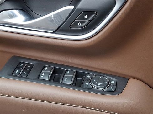 Used 2021 Chevrolet Suburban High Country w/ Premium Package image 26