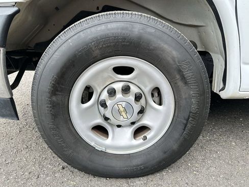 Used 2024 Chevrolet Express 2500 w/ Driver Convenience Package image 26