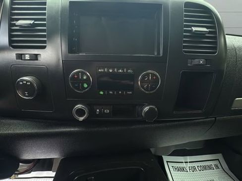 Used 2014 GMC Sierra 2500 SLE w/ SLE Preferred Package AWD/4WD image 16