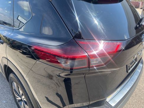 Used 2021 Nissan Rogue SV image 34