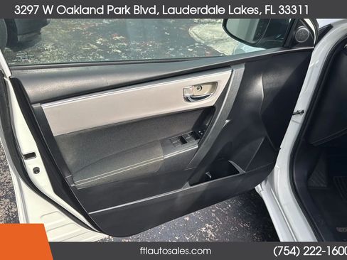 Used 2018 Toyota Corolla LE FWD image 17