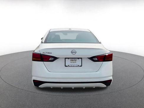Used 2025 Nissan Altima 2.5 SV FWD image 10