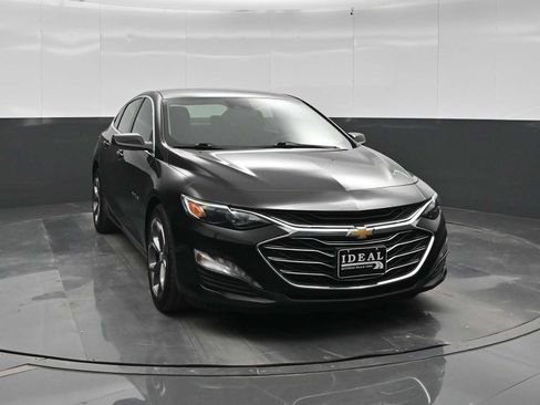 Used 2024 Chevrolet Malibu LT FWD image 2