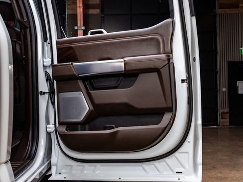 Used 2024 Ford F250 King Ranch w/ Chrome Package image 38