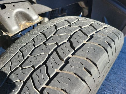 Used 2021 Nissan Titan Platinum Reserve w/ Moonroof Package image 9