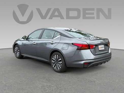 Used 2024 Nissan Altima 2.5 SV image 22