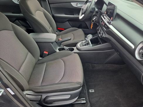 Used 2024 Kia Forte LXS FWD image 17