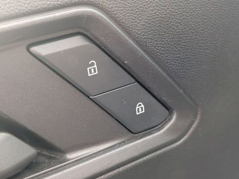 Used 2023 Chevrolet Colorado W/T image 11