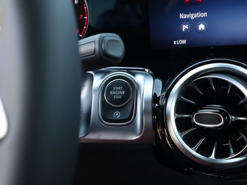 New 2026 Mercedes-Benz GLB 250 4MATIC image 43