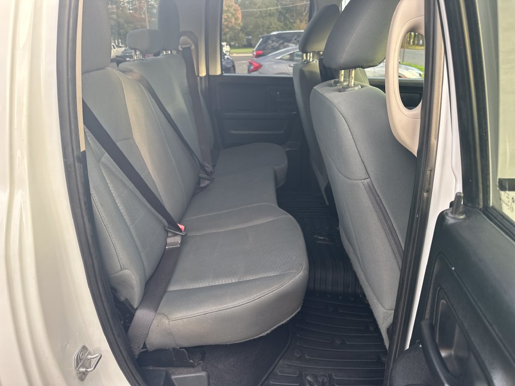 Used 2017 RAM 1500 Express AWD/4WD image 23