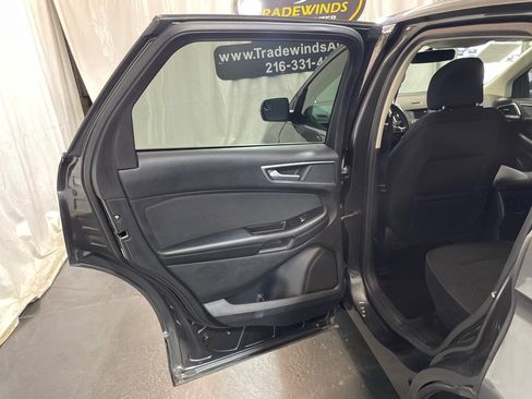 Used 2016 Ford Edge SEL FWD image 28