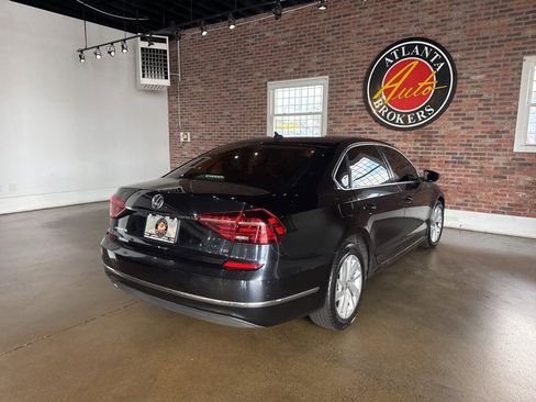 Used 2018 Volkswagen Passat 2.0T SE w/ SE Lighting Package image 15