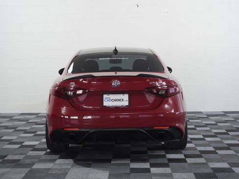 Used 2018 Alfa Romeo Giulia Ti Sport w/ Quick Order Package 22U Sport RWD image 4