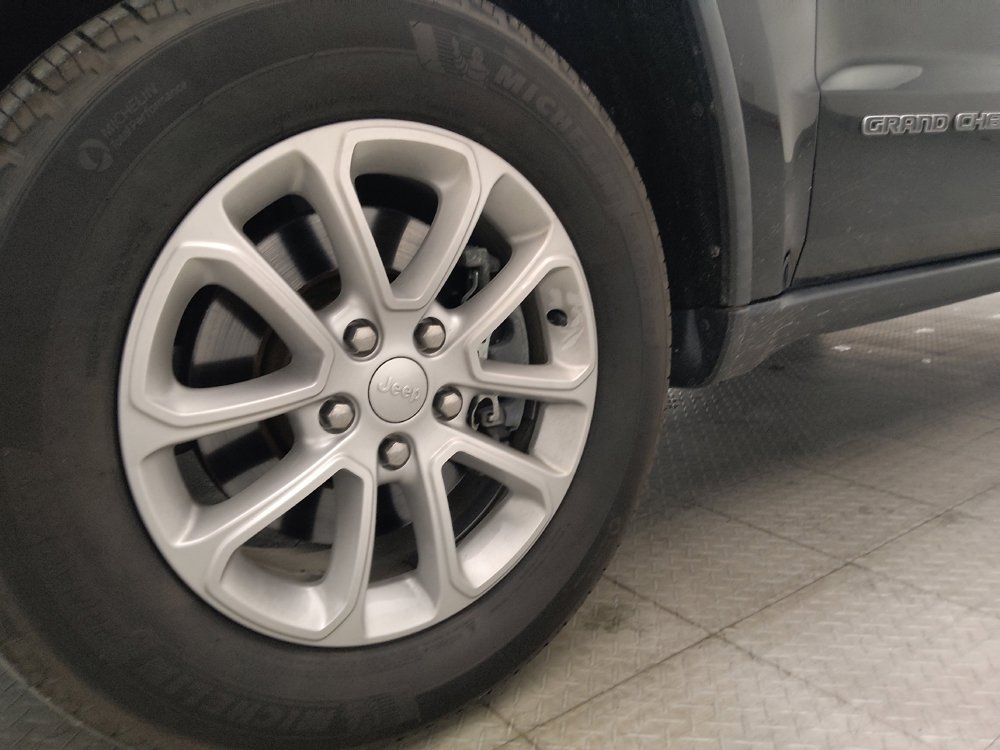 Used 2022 Jeep Grand Cherokee Laredo E AWD/4WD image 31