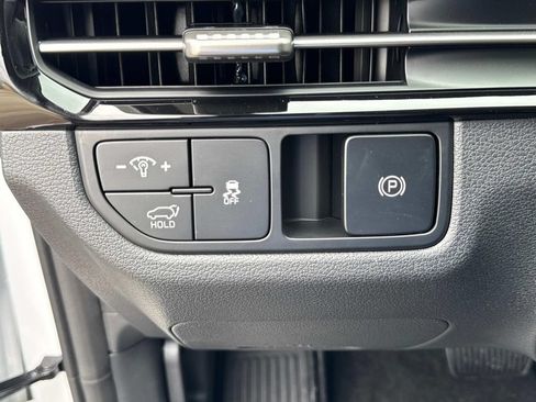 Used 2026 Kia Sportage EX FWD image 25