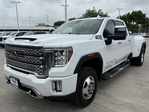 Used 2021 GMC Sierra 3500 Denali w/ Denali Ultimate Package AWD/4WD image 9