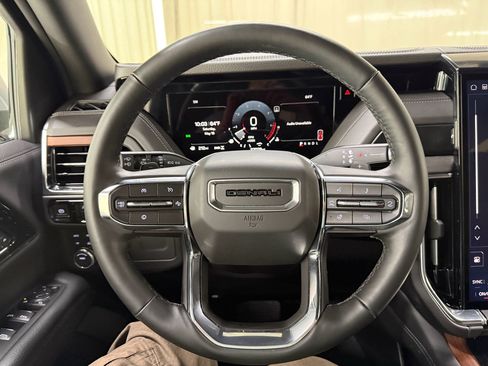 Used 2025 GMC Yukon Denali AWD/4WD image 35