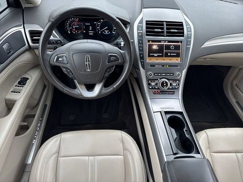 Used 2019 Lincoln MKZ Premiere image 22
