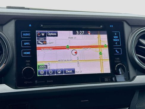 Used 2019 Toyota Tacoma TRD Sport AWD/4WD image 9
