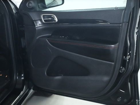 Used 2017 Jeep Grand Cherokee Trailhawk w/ Trailhawk Luxury Group AWD/4WD image 36