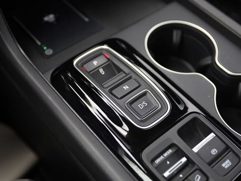 Used 2025 Honda Pilot EX-L image 27
