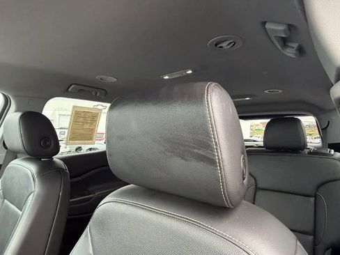 Used 2023 GMC Acadia SLT image 11