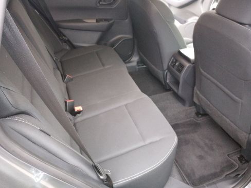 Used 2025 Nissan Rogue S FWD image 33