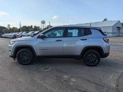 Used 2018 Jeep Compass Sport FWD image 7
