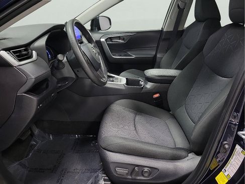 Certified 2025 Toyota RAV4 XLE w/ Convenience Package image 12