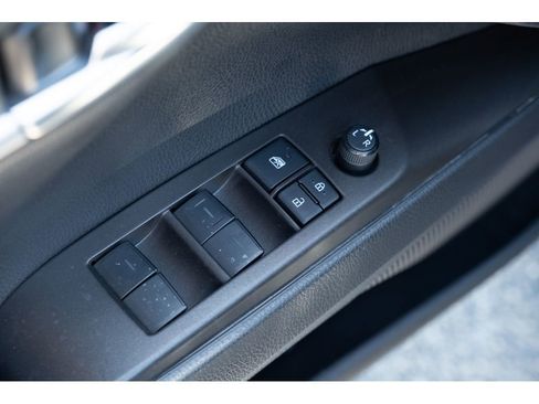 Used 2022 Toyota Camry SE image 14