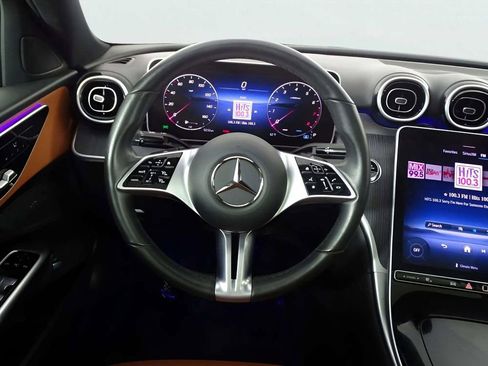 Used 2025 Mercedes-Benz C 300 4MATIC Sedan image 16