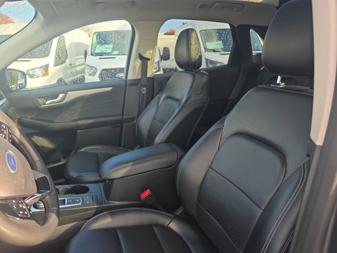 Used 2022 Ford Escape SEL w/ Technology Package image 30