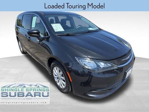 Used 2017 Chrysler Pacifica Touring w/ Tire & Wheel Group image 1