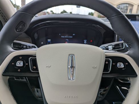 Used 2025 Lincoln Corsair Reserve FWD image 26