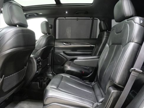 Used 2024 Jeep Grand Cherokee L Limited w/ Luxury Tech Group II image 25