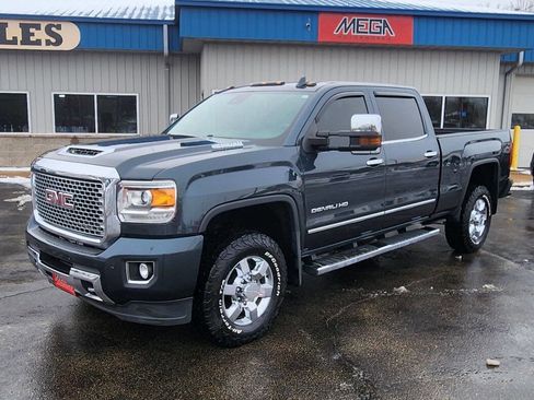 Used 2017 GMC Sierra 3500 Denali w/ Duramax Plus Package image 5