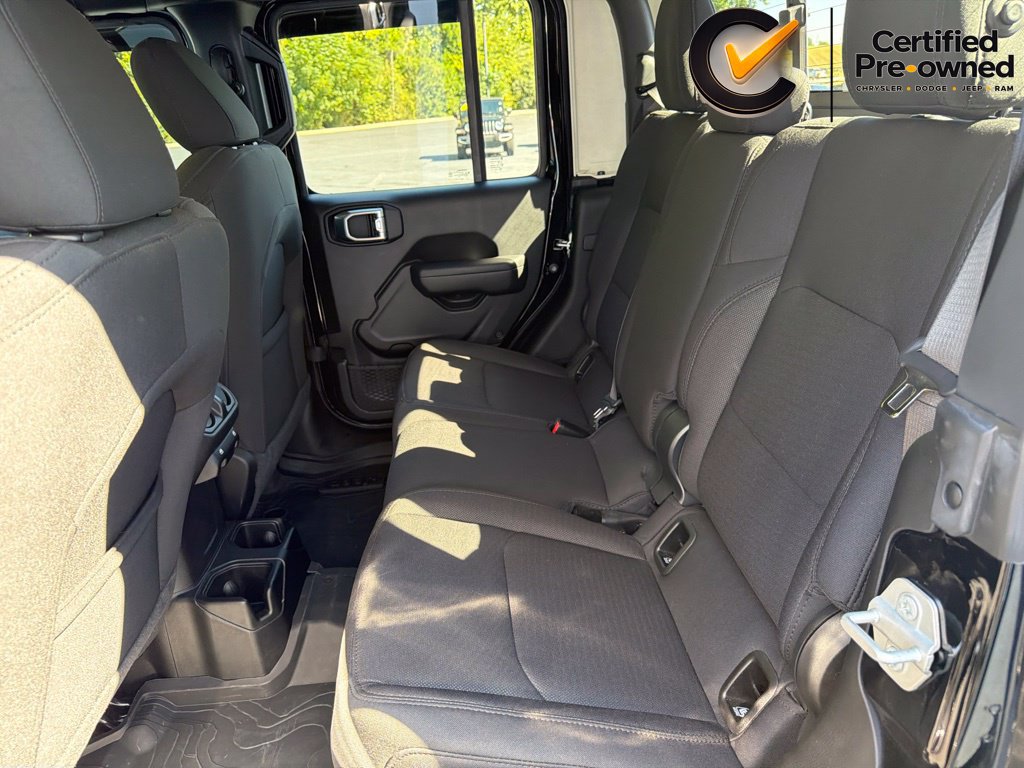 Certified 2023 Jeep Gladiator Sport AWD/4WD image 37