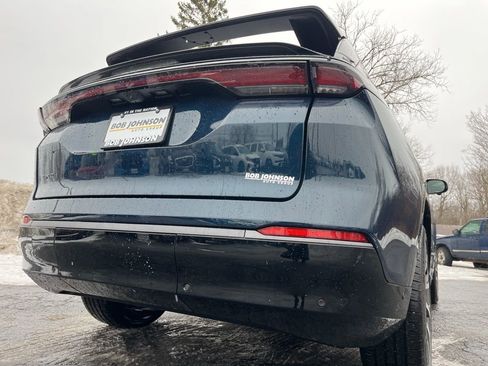 Used 2025 Jeep Wagoneer S Limited image 10